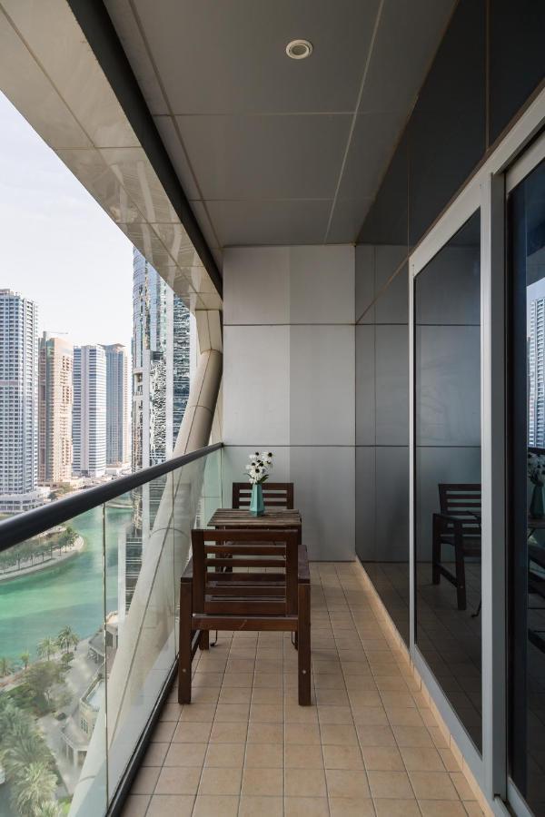 شقة Higuests - Cozy Studio With Panoramic Views On The Lake دبي المظهر الخارجي الصورة