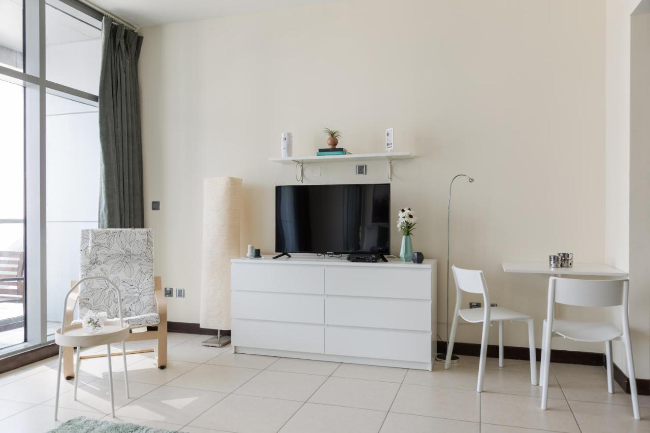 شقة Higuests - Cozy Studio With Panoramic Views On The Lake دبي المظهر الخارجي الصورة